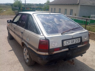 Toyota Carina foto 3