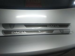 Крышка ручки переключения передач 5-ти.+ Наклейки на передние пороги Dacia+Bara din spate 4 Runner foto 3