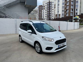 Ford Tourneo Courier foto 9