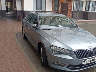 Skoda Superb foto 2