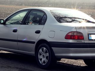 Toyota Avensis foto 5