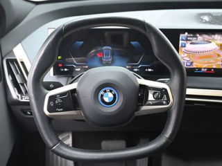 BMW iX foto 10