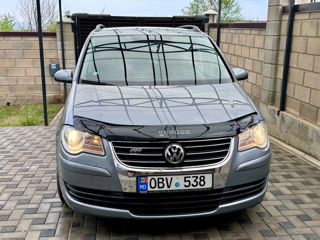 Volkswagen Touran foto 3