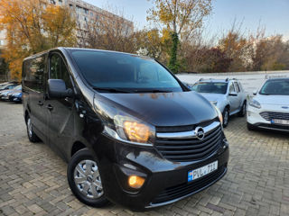 Opel Vivaro foto 16