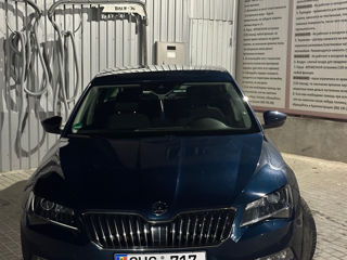 Skoda Superb foto 2