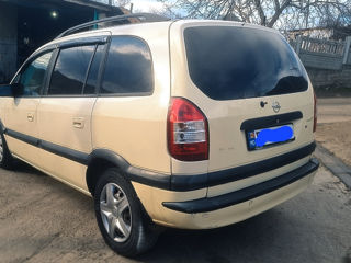 Opel Zafira foto 7