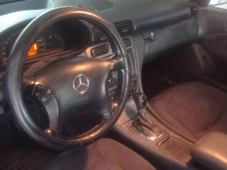 Mercedes C-Class foto 5