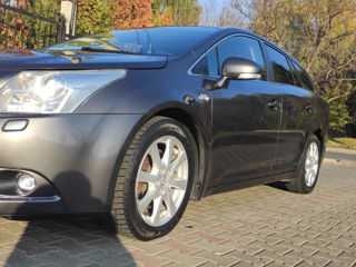 Toyota Avensis foto 6