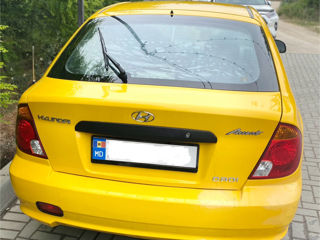 Hyundai Accent foto 2