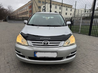 Toyota Avensis Verso foto 5