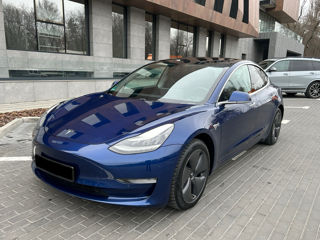 Tesla Model 3 foto 2