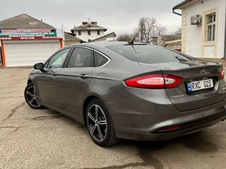 Ford Fusion foto 3