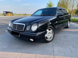 Mercedes E-Class foto 2