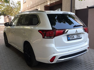 Mitsubishi Outlander foto 4