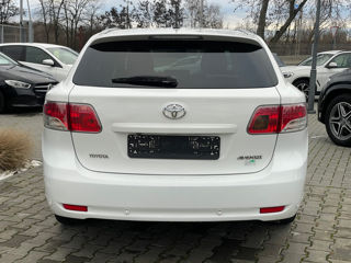 Toyota Avensis foto 5