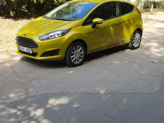 Ford Fiesta foto 2