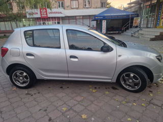 Dacia Sandero foto 2