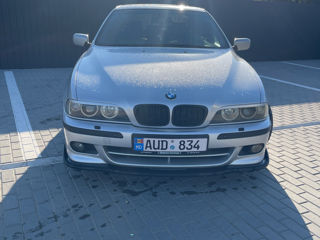 BMW 5 Series foto 2