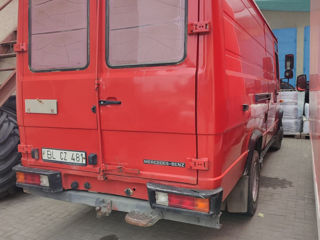 Mercedes Vario 814D foto 2