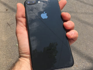 iPhone 8 plus in stare bună