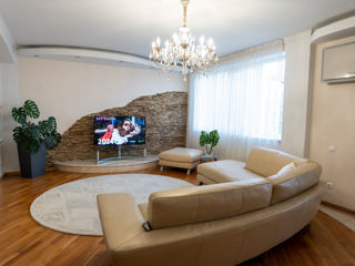 Apartament cu 3 camere, 127 m², Centru, Chișinău foto 3