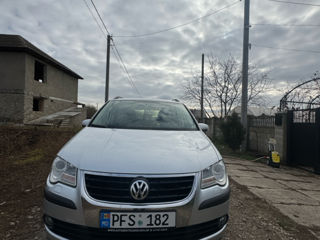 Volkswagen Touran foto 9