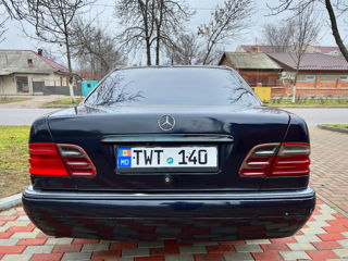 Mercedes E-Class foto 5