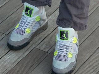 Nike Air Jordan 4 Retro SE 95 Neon foto 7