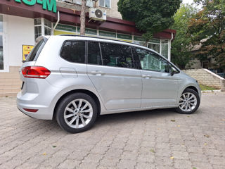 Volkswagen Touran foto 2