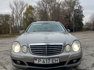 Mercedes E-Class foto 2