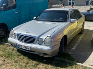 Mercedes E-Class foto 4