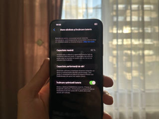 Vând IPhone 11 Pro Max! foto 3