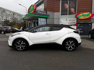 Toyota C-HR foto 2