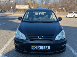 Toyota Avensis Verso