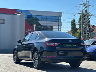 Skoda Superb foto 4