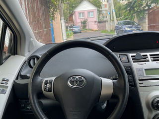 Toyota Yaris foto 7