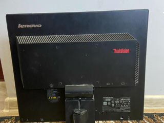 Lenovo thinkvision foto 2