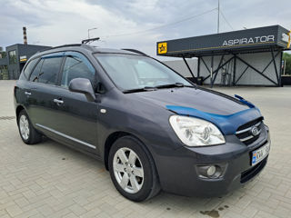 KIA Carens foto 1