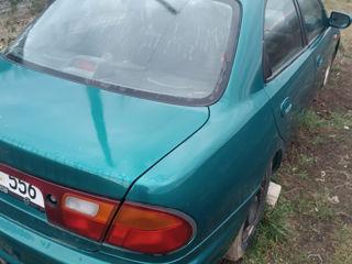 Mazda 323 foto 3