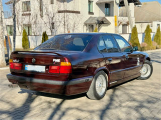 BMW 5 Series foto 2