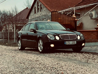 Mercedes E-Class foto 1