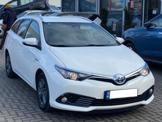 Toyota Auris фото 4