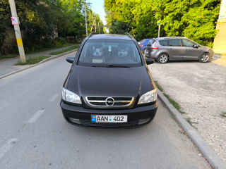 Opel Zafira foto 1