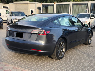 Tesla Model 3 foto 4