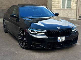 BMW 5 Series foto 0