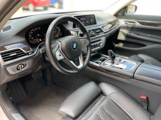 BMW 7 Series foto 9