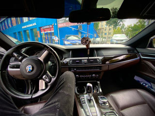 BMW 5 Series foto 4