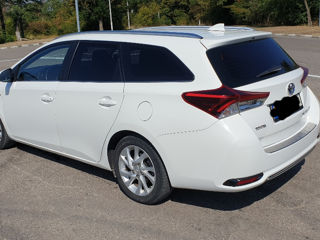 Toyota Auris фото 2