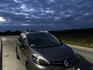 Renault Grand Scenic foto 2