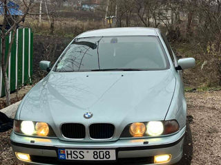 BMW 5 Series foto 3